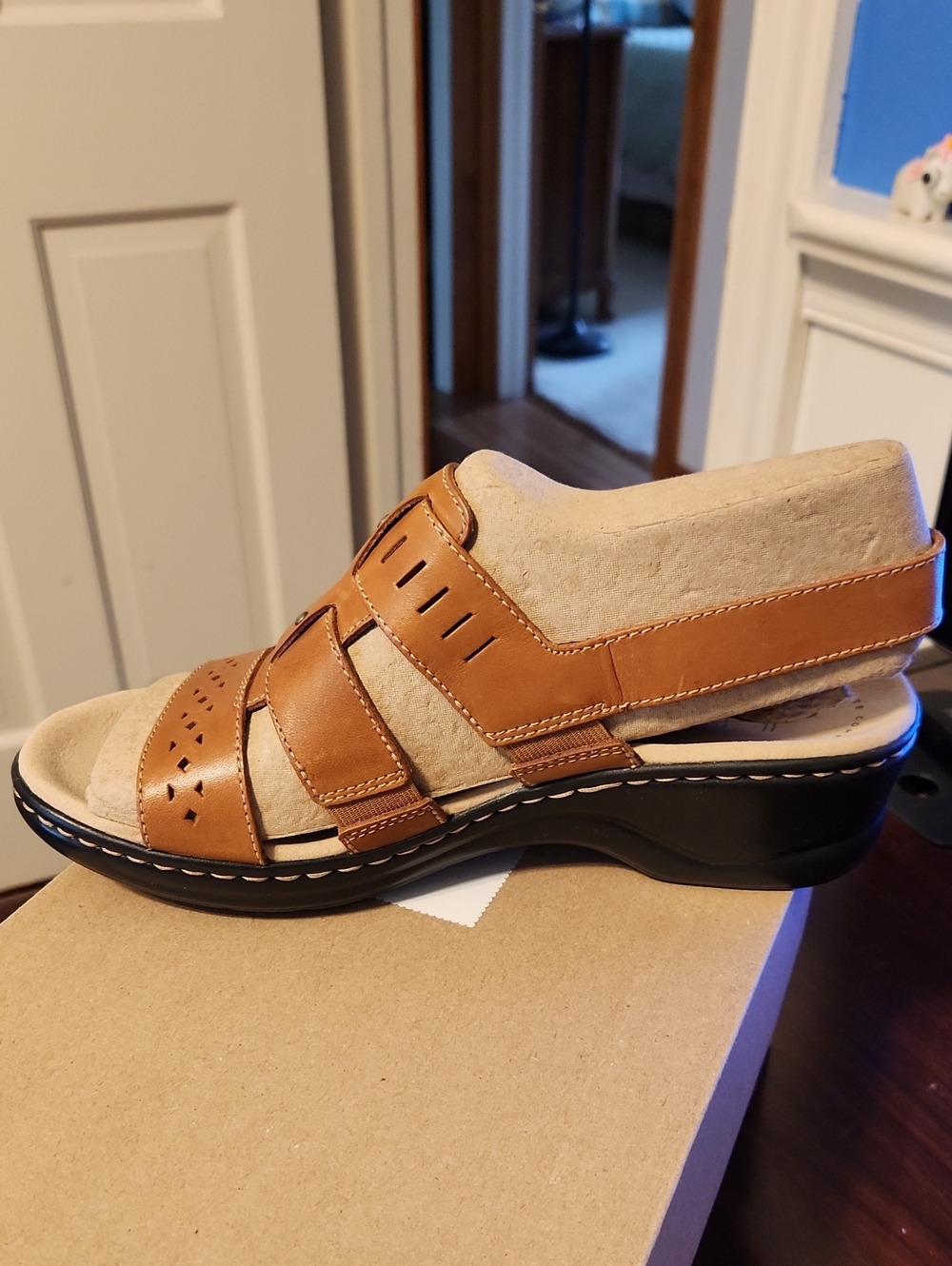 NEW Clarks Collection Lexie Qwin Cognac Leather Open-Toe Sandals Adjustable - Picture 7 of 12